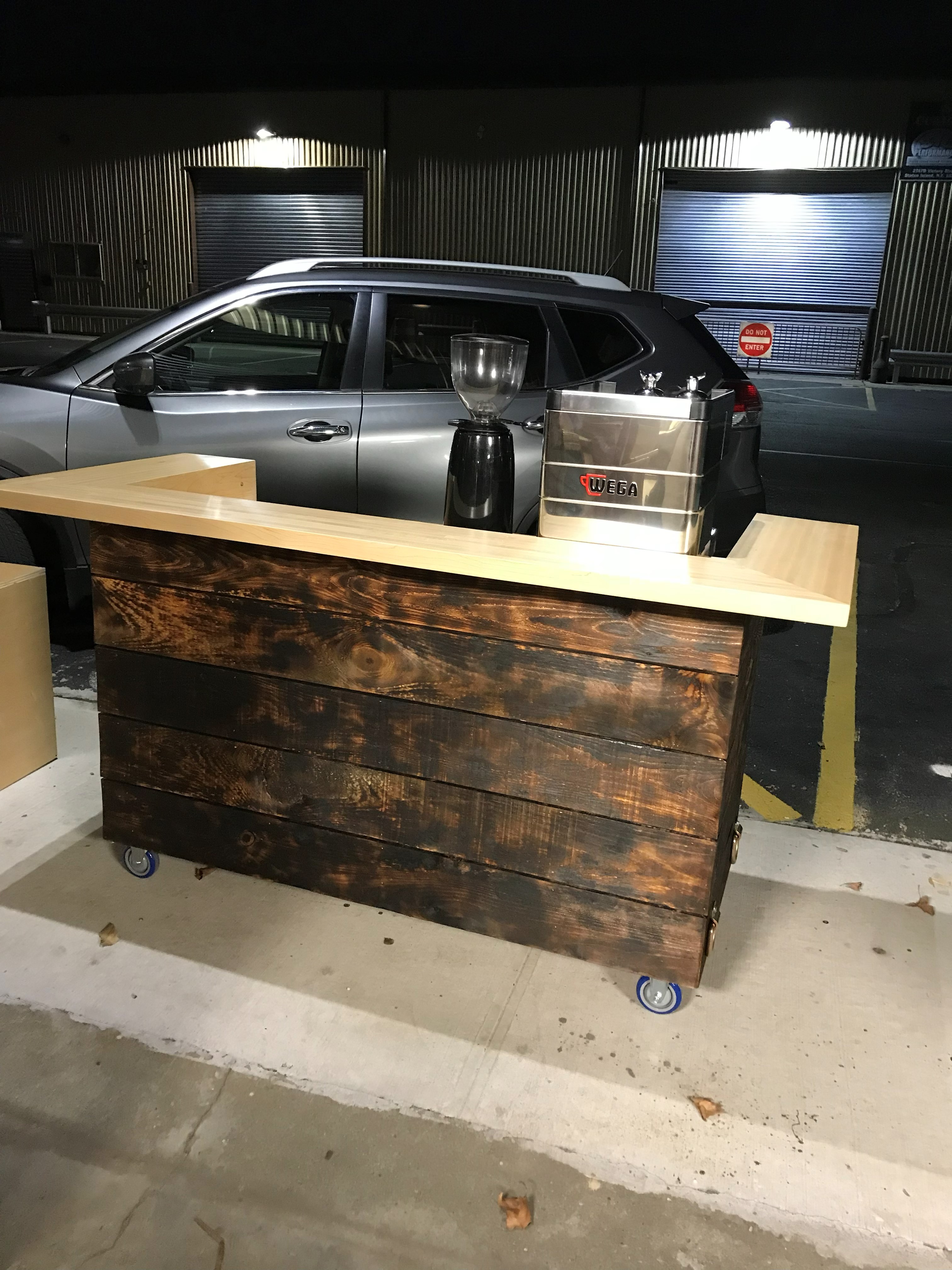 Nero Black Coffee bar side view